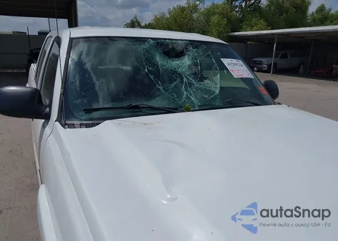 2005 Chevrolet Silverado 2500Hd Ls from USA, damaged, VIN 1GCHC23U25F838815